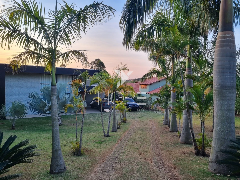 Imagens do imóveis Condomínio Riviera do Poente – Chácara Molhada porteira fechada À venda  – 4 suítes – 5 vagas – 2.600 m² – Alvorada do Sul/PR