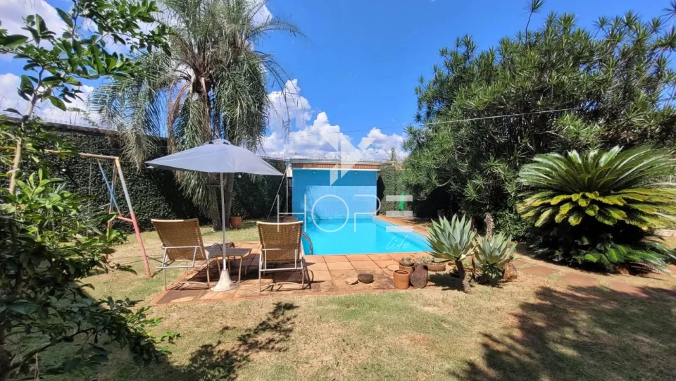 Imagens do imóveis Sobrado à Venda com Piscina – 301m² – 3 Quartos (1 Suíte) – Tucano – Zona Sul – Londrina/PR