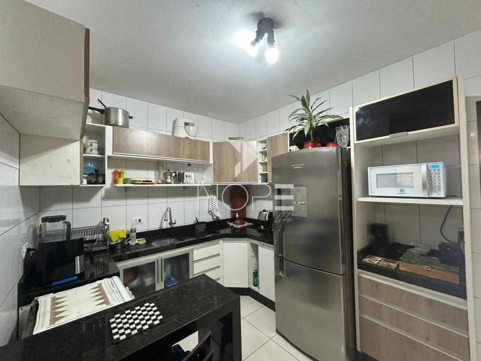 Imagens do imóveis Casa Geminada à venda com 126 m² - 3 quartos - 1 suíte - área gourmet - Zona Norte - Londrina PR