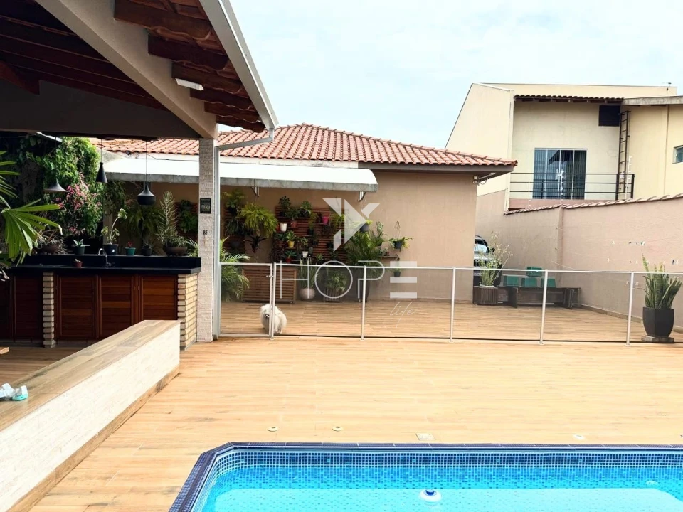 Imagens do imóveis Casa à venda com 400 m² - 3 quartos - suíte - piscina - 4 vagas - Zona Oeste - Jardim Shangri-lá - Londrina PR