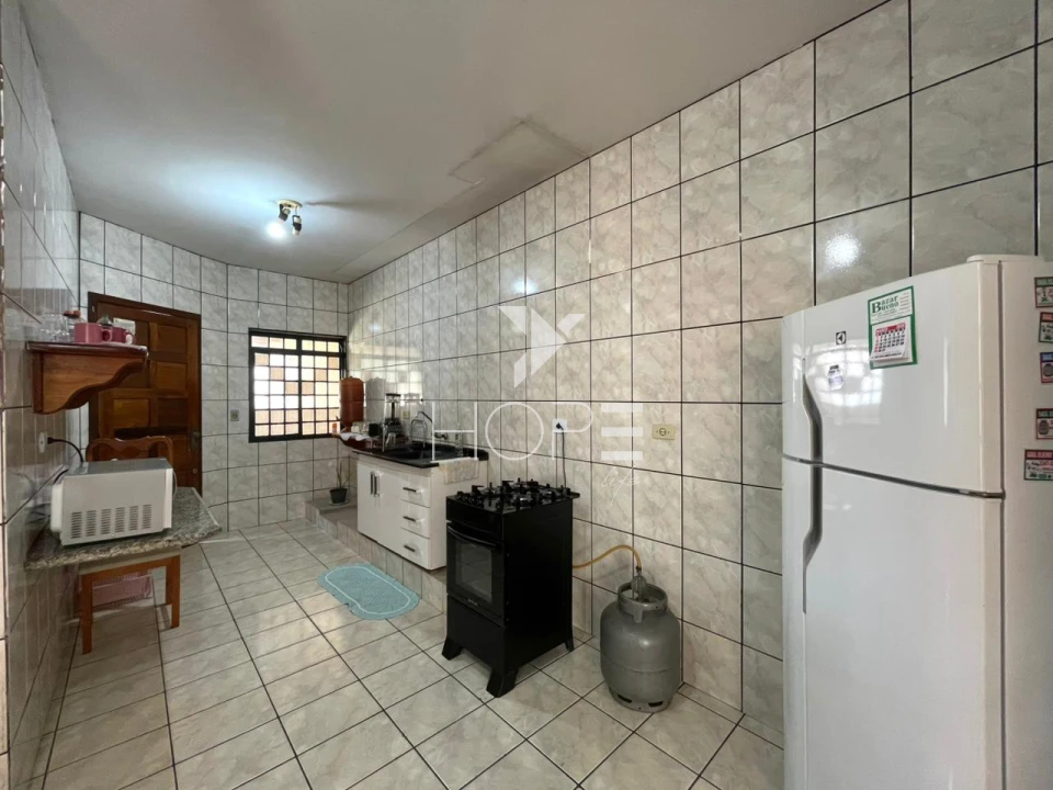 Imagens do imóveis Casa à Venda com Barracão Idependente – 3 Quartos (1 Suíte) – 317m² de Terreno – Pacaembu – Londrina/PR