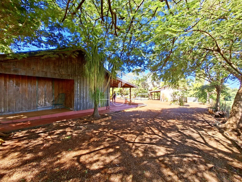Imagens do imóveis Chácara molhada à venda com 30.492 m² - 3 casas - piscina - acesso direto ao rio - Alvorada do Sul PR
