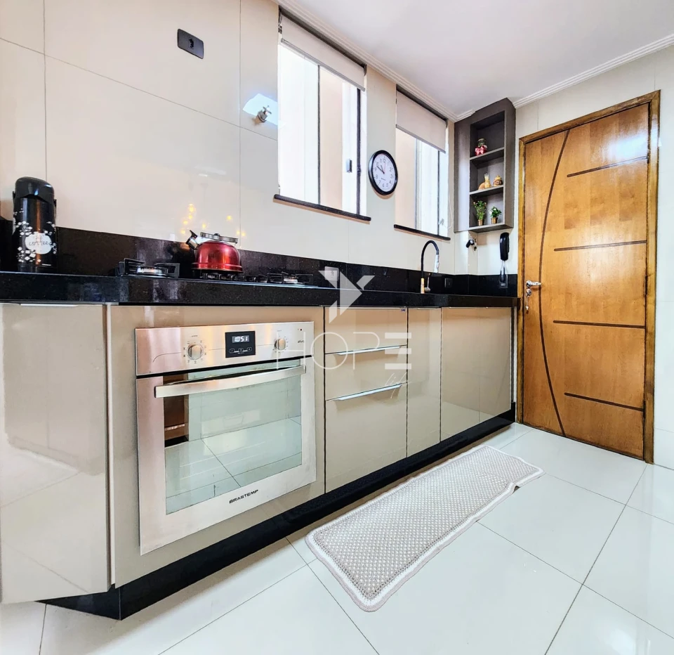 Condomínio Castelo Branco - apartamento à venda com 100m² - 3 quartos - 2 banheiros - 1 vaga - Jardim Bela Itália - Cambé PR