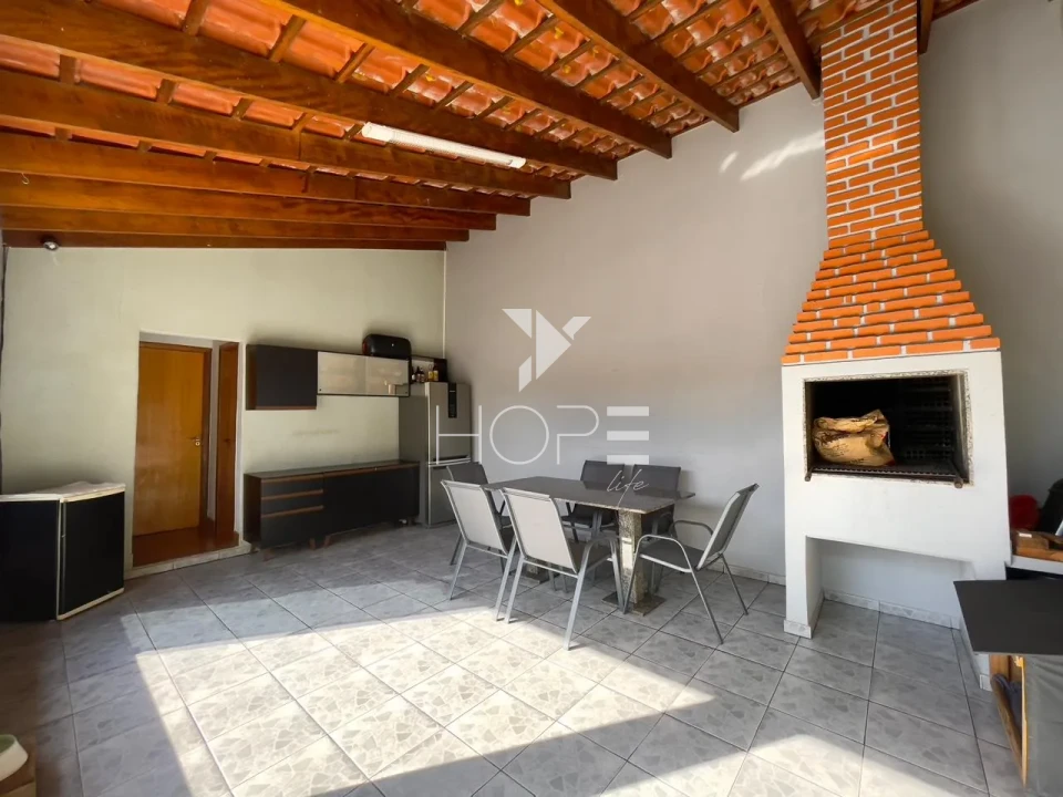 Imagens do imóveis Casa à Venda – 187m² – 3 Quartos (1 Suíte) – Franca – Zona Leste – Londrina/PR