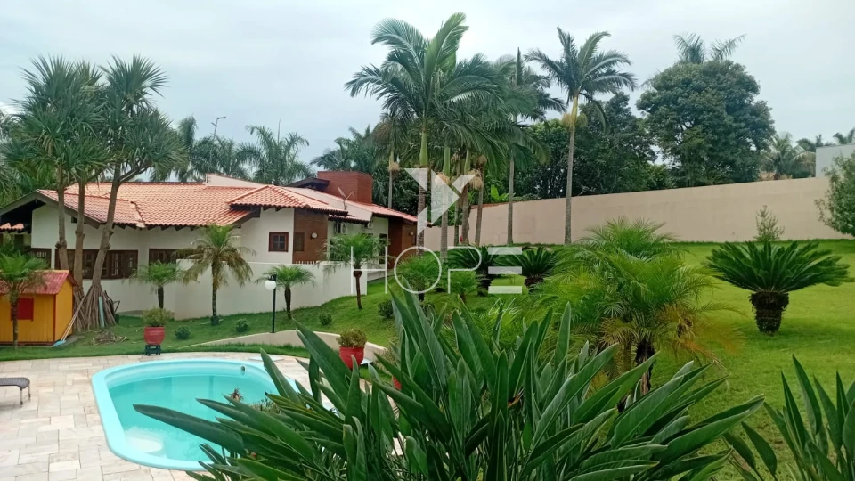 Imagens do imóveis Casa de Alto Padrão com 3 Suítes em Condomínio Fechado – Terreno de 5.000m² com Piscina Aquecida e Espaço Gourmet – Rolândia/PR