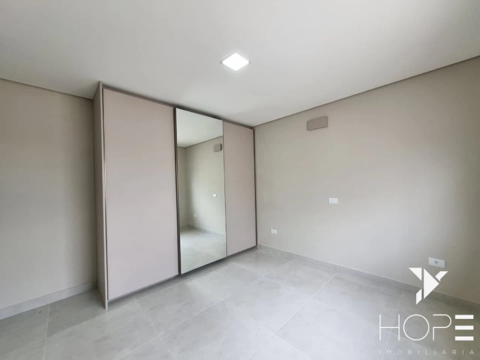 Imagens do imóveis Casa geminada assobradada à venda – 180m² – 3 Quartos com suíte – Conjunto Semiramis Barros Braga – Londrina/PR