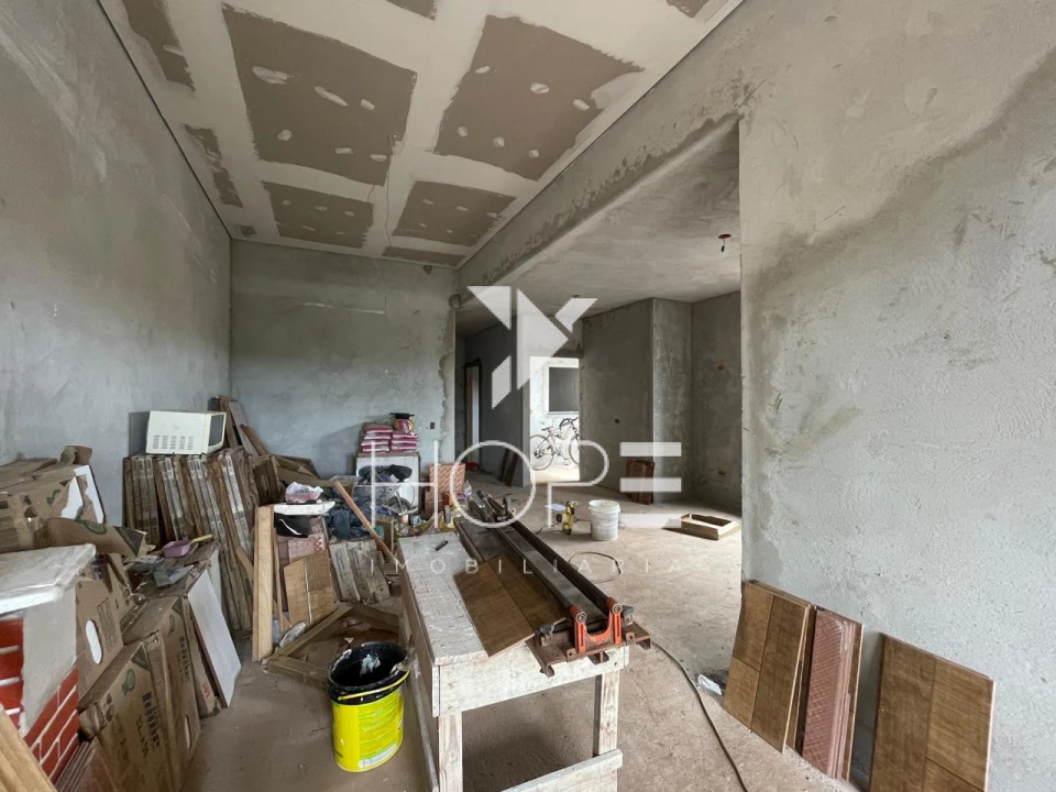 Casa em construção à Venda no Condomínio Royal Norte - 103m² Internos - 3 Quartos (1 Suíte) - Zona Norte - Londrina/Pr