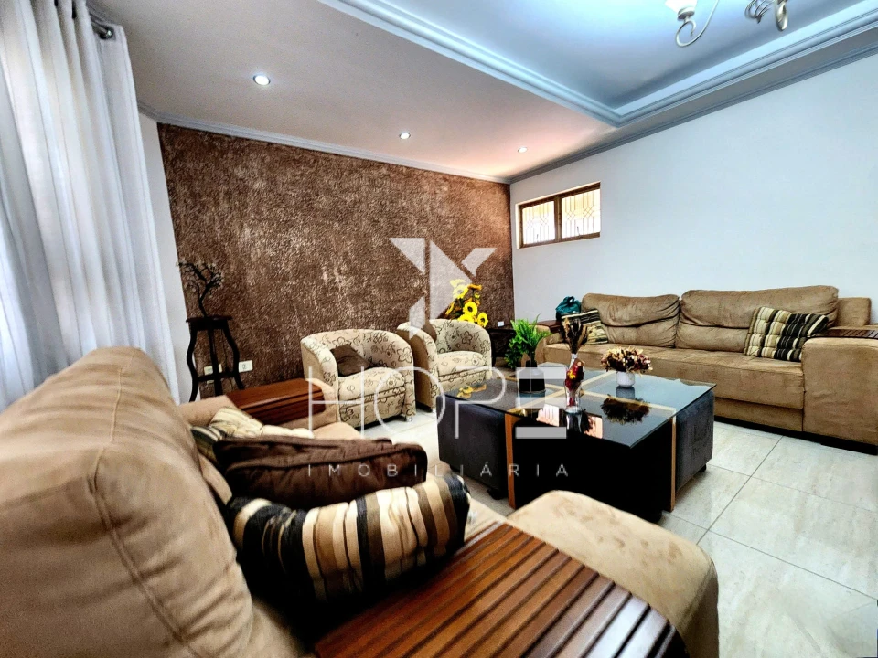 Sobrado à Venda 5 Quartos – Bairro Coliseu – Zona Norte Londrina PR