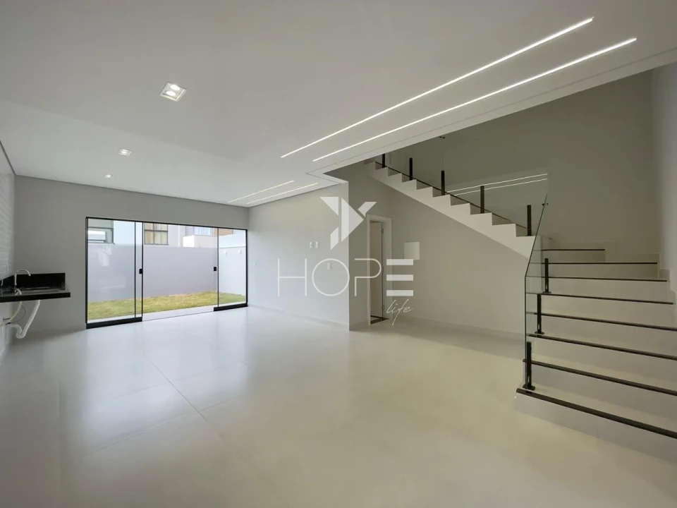 Sobrado em Condomínio à Venda – 105m² Privativos - Morada das Flores (Rosas) – Cambé/PR
