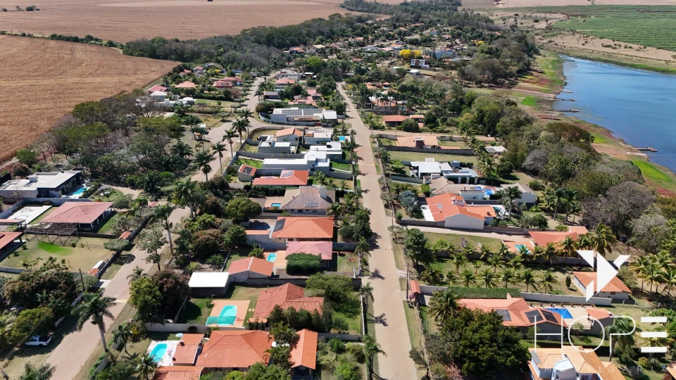 Imagens do imóveis Chácara à Venda no Condomínio Riviera do Poente