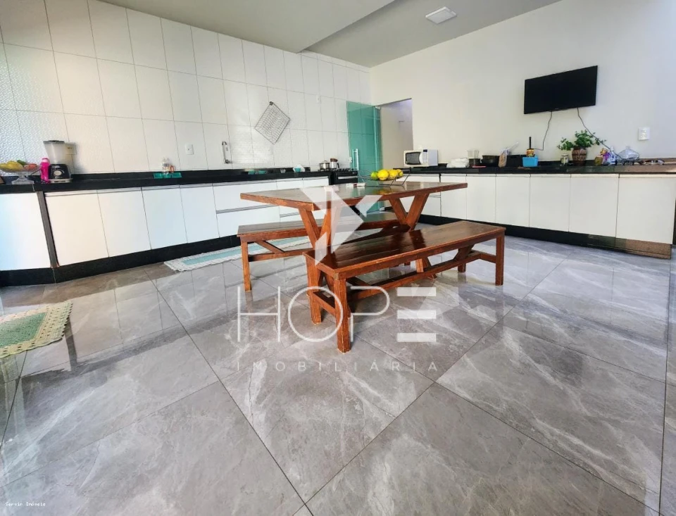 Imagens do imóveis Casa espaçosa com área gourmet no Residencial das Torres – Próx. ao Villaggio do Engenho