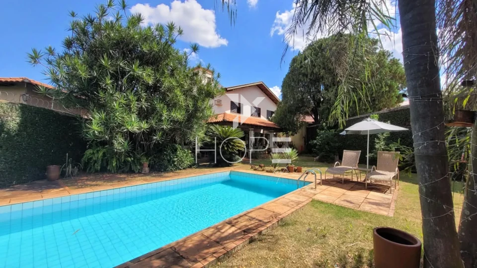 Imagens do imóveis Sobrado à Venda com Piscina – 301m² – 3 Quartos (1 Suíte) – Tucano – Zona Sul – Londrina/PR