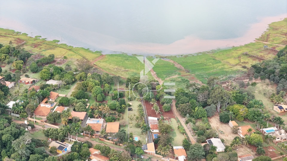 Imagens do imóveis Chácara molhada à venda com 1.872 m² - 1 quarto - piscina - salão de festas - Alvorada do Sul PR