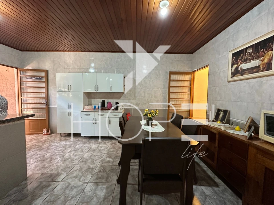 Imagens do imóveis Casa à venda/ Locação  no Conjunto José Giordano – 2 quartos (1 suíte) – 178 m² – Zona Norte – Londrina/PR