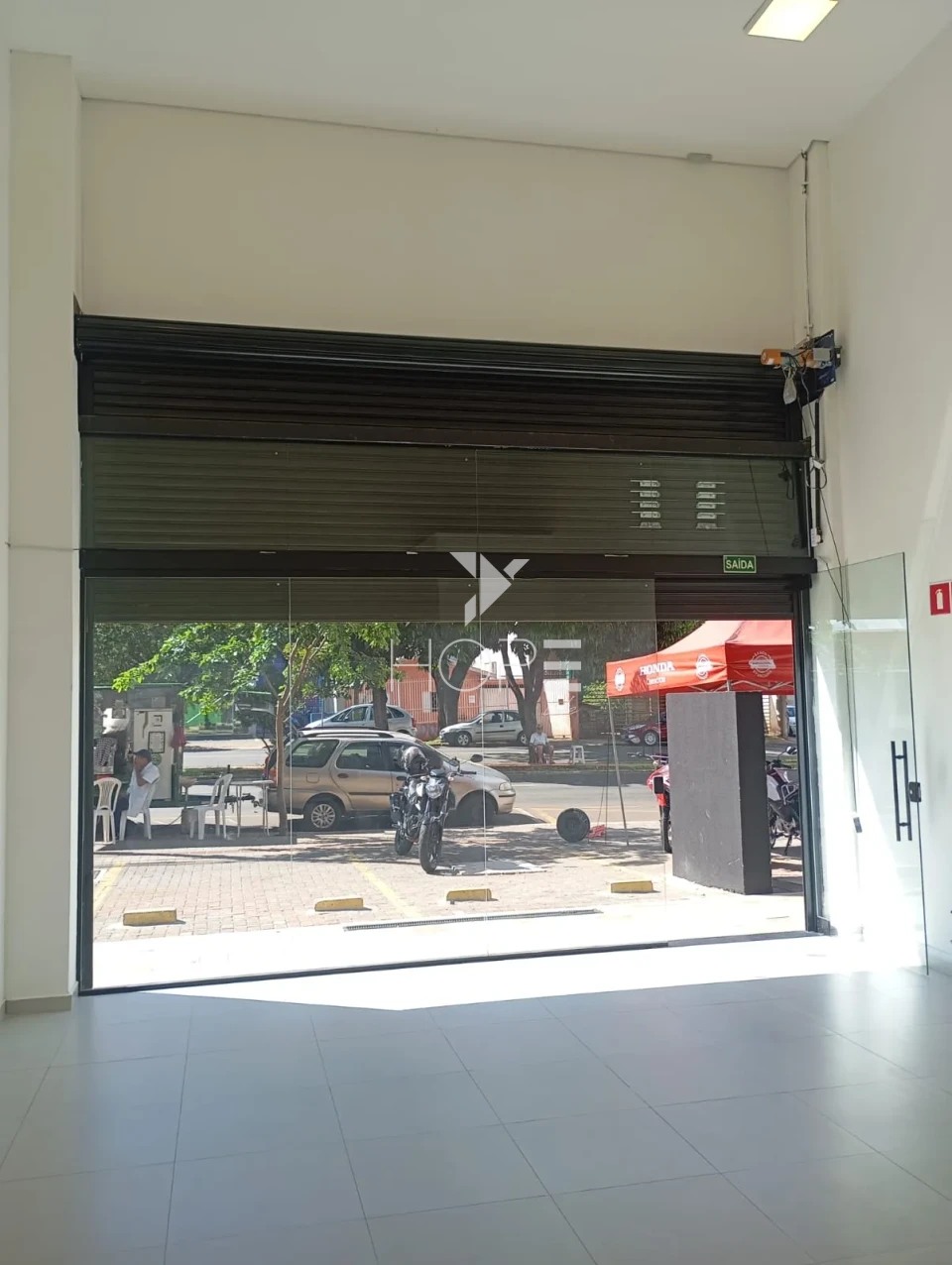 Imagens do imóveis Loja comercial para locação com 45m² - vitrine em vidro - Avenida Saul Elkind - Zona Norte - Londrina PR