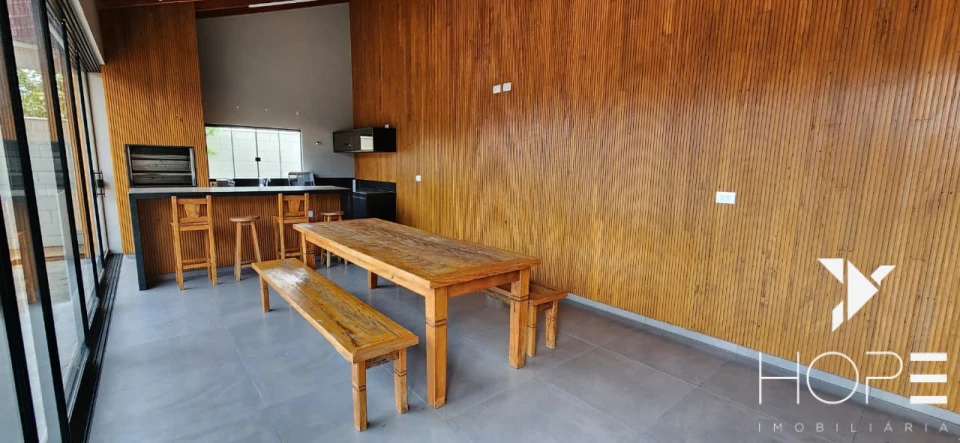 Chácara de Alto Padrão na Estrada do Limoeiro – 1.919 m² de Conforto e Natureza