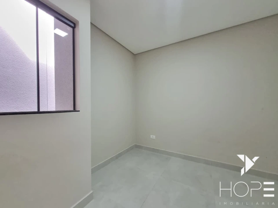Imagens do imóveis Casa geminada assobradada à venda  – 3 quartos com suíte – 180m² – Conjunto Semiramis Barros Braga – Londrina/PR