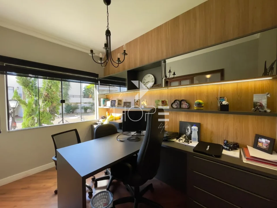 Sobrado em Condomínio à Venda – 261m² – 3 Quartos (1 Suíte) – Vale das Araucárias – Parque Residencial Alcântara – Zona Sul – Londrina/PR
