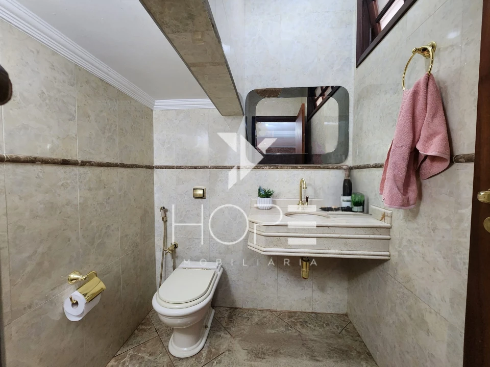 Sobrado à Venda 5 Quartos – Bairro Coliseu – Zona Norte Londrina PR