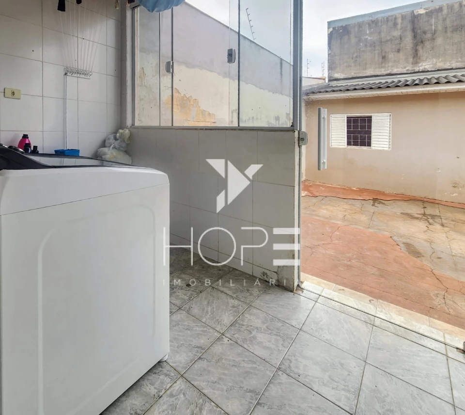 Casa com Edícula à Venda na Região Central de Londrina – Vila Larsen I / Vila Brasil