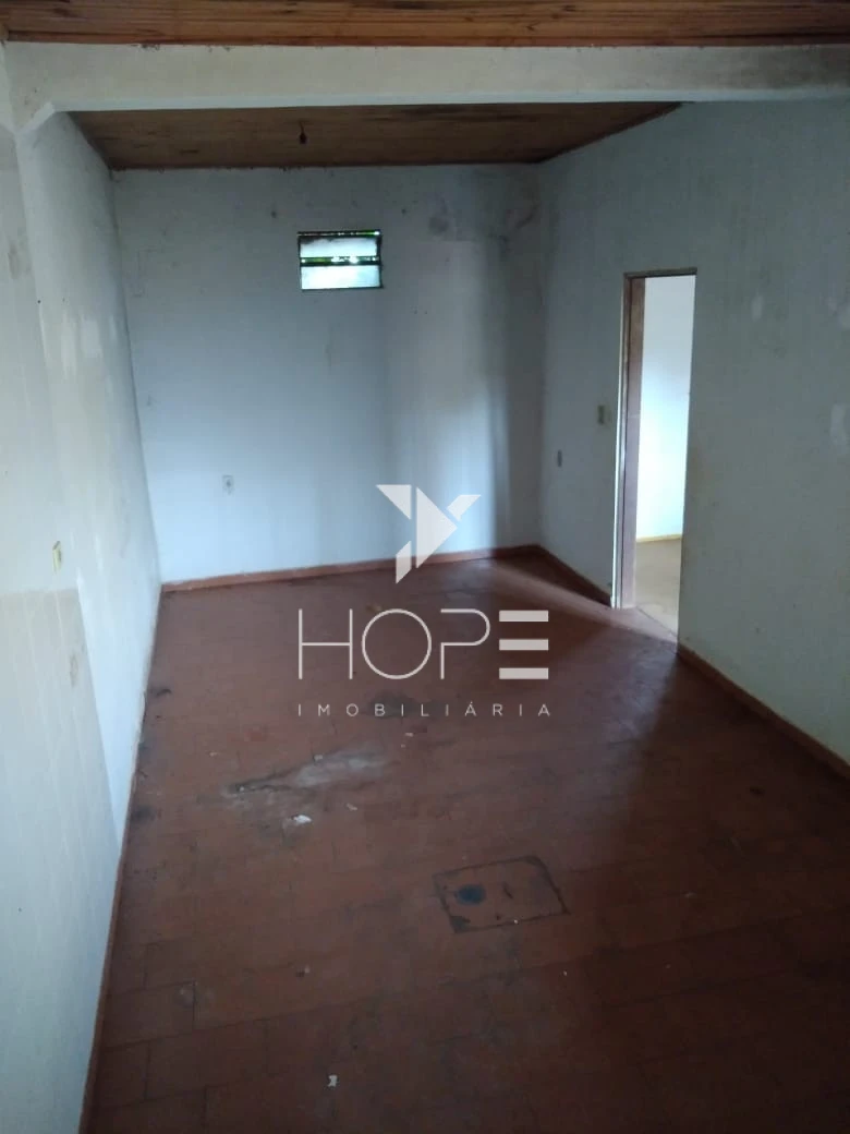 Casa à Venda 2 Quartos no Centro de Porecatu - PR – Terreno Amplo com Potencial