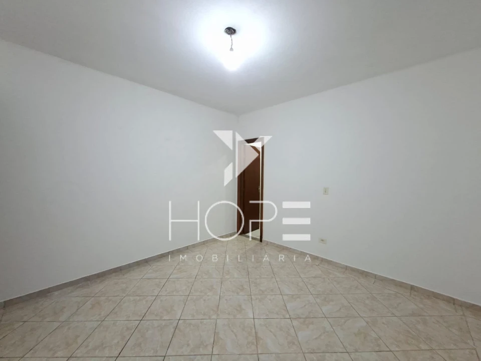 Casa 2 Quartos para Locação na Vila Romana – Londrina