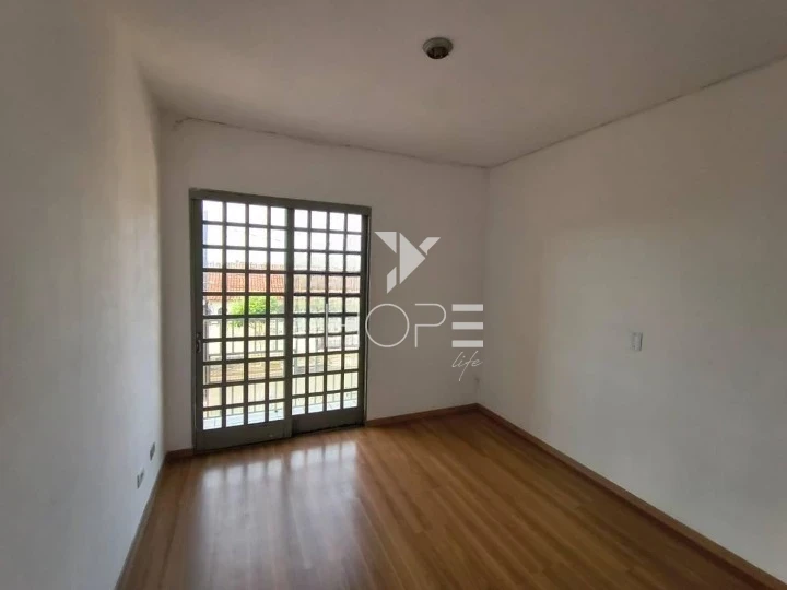 Imagens do imóveis Sobrado para Alugar no Sabará I em Londrina – 3 Quartos (1 Suíte) – Próximo à Av. Arthur Thomas - R$ 2.290,00