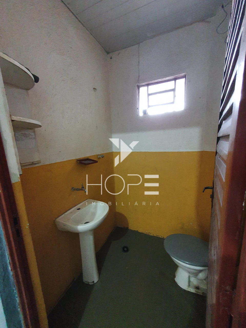 Imagens do imóveis Casa com 3 Quartos + Galpão Comercial à Venda – 285,66 m² – Conj. Hab. Santiago II – Londrina/PR