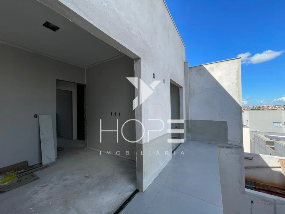 Sobrado em condomínio à venda – 105m² Privativos - Morada das Flores (Rosas) – Cambé/PR