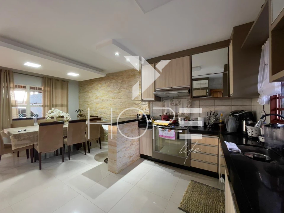 Imagens do imóveis Sobrado com piscina à Venda – 276m² Internos – 5 Quartos – Jardim Silvino – Zona Leste – Cambé/PR