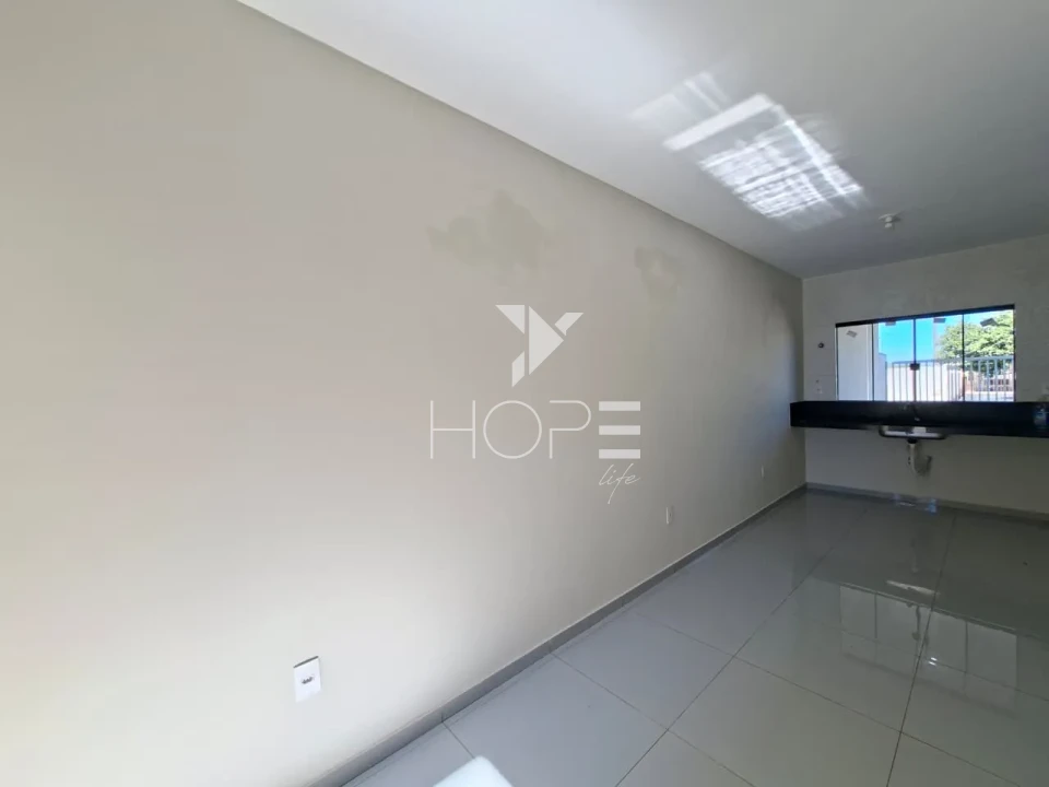 Casa geminada à venda com 73m² - 2 quartos - 1 banheiro - 1 Vaga - Jardim Padovani - Londrina PR