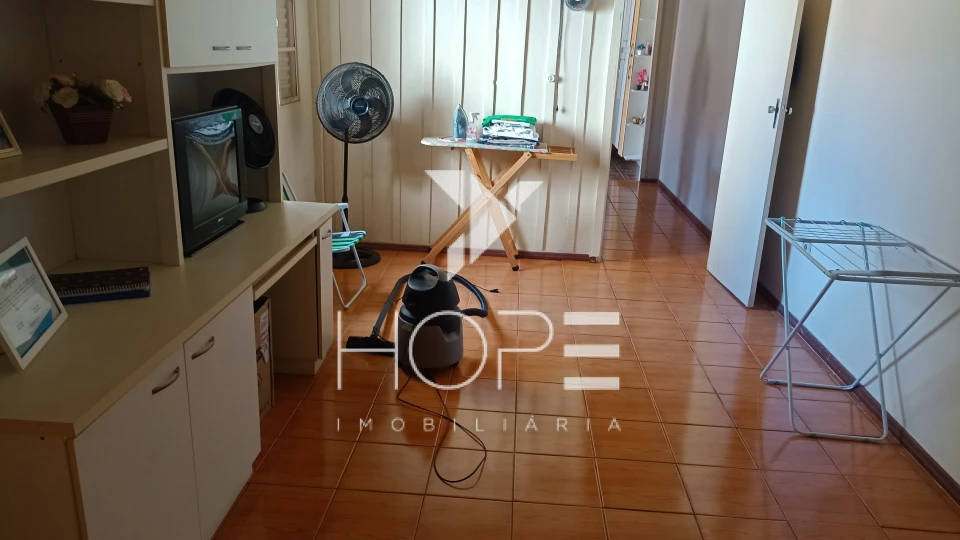 Casa à venda no bairro Santos Dumont com 3 quartos – Região Leste de Londrina/PR