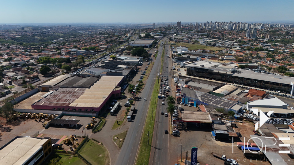 Imagens do imóveis Galpão/Barracão de 6.817 m² na Avenida Tiradentes, Londrina – Venda e Locação