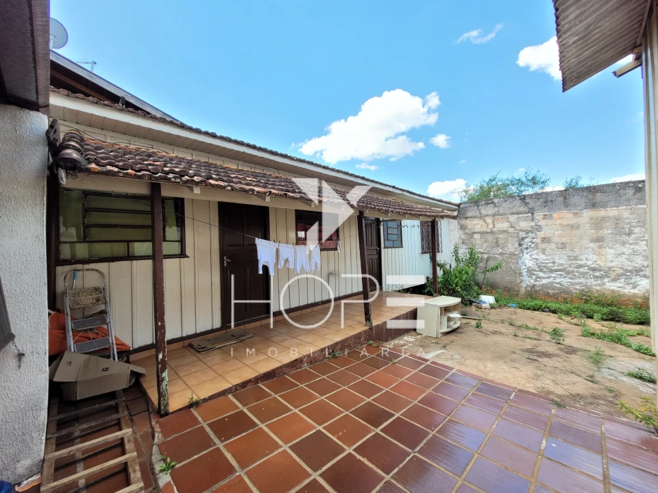 Imagens do imóveis Casa de Madeira 3 Quartos com Edícula à Venda na Zona Oeste de Londrina – Bairro Quebec