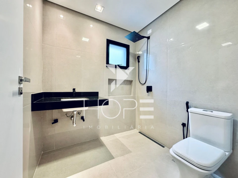 Sobrado Novo de 3 Suítes à Venda no Araçari – Parque Tauá – Londrina