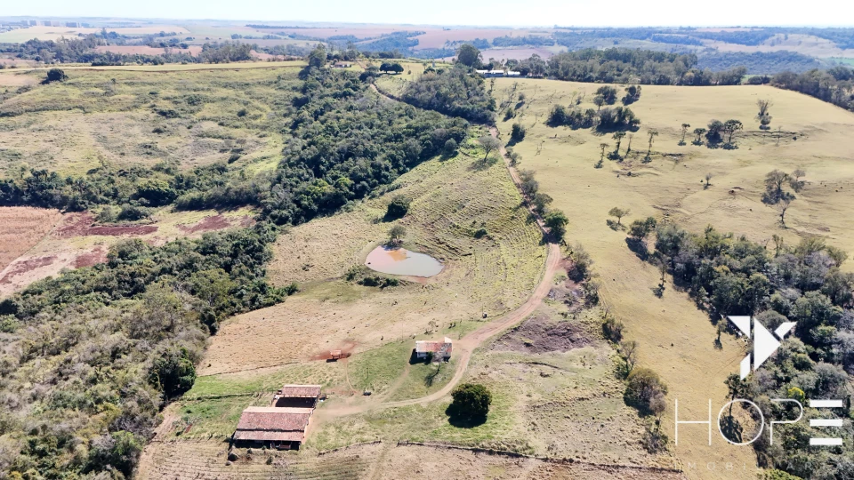 Imagens do imóveis Sítio à Venda – 9.5 Alqueires (229.900 m²) – Estrada dos Piriquitos – Londrina/PR