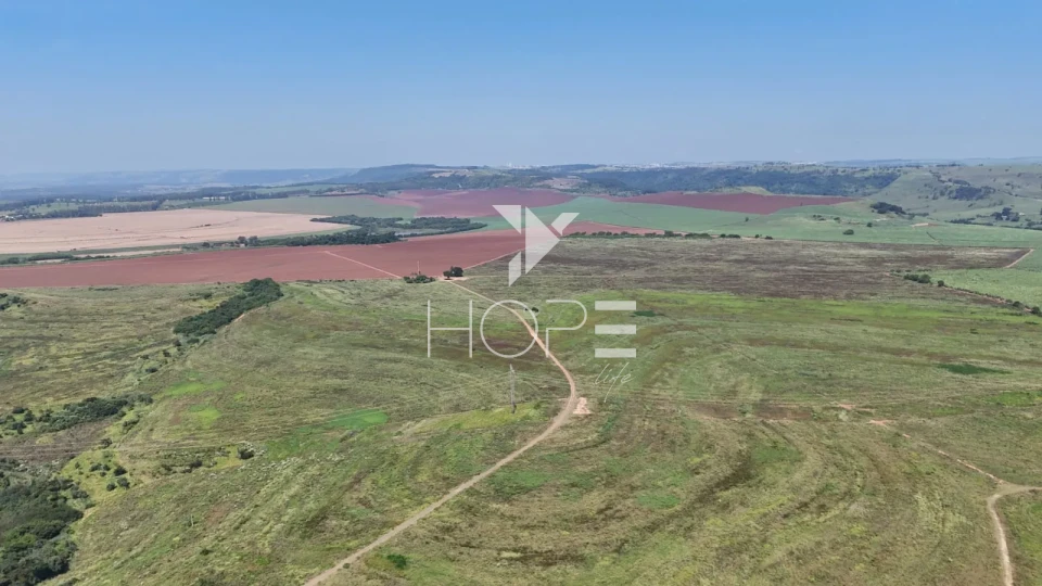 Imagens do imóveis Fazenda à venda com 483 alqueires - 77% de aproveitamento - potencial para irrigação - Botucatu SP