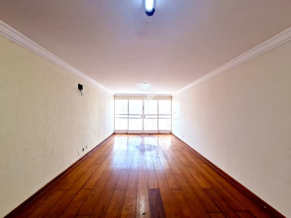 Imagens do imóveis Casa comercial à venda com 438 m² - próxima à Av. Higienópolis e Av. JK - Centro - Londrina PR