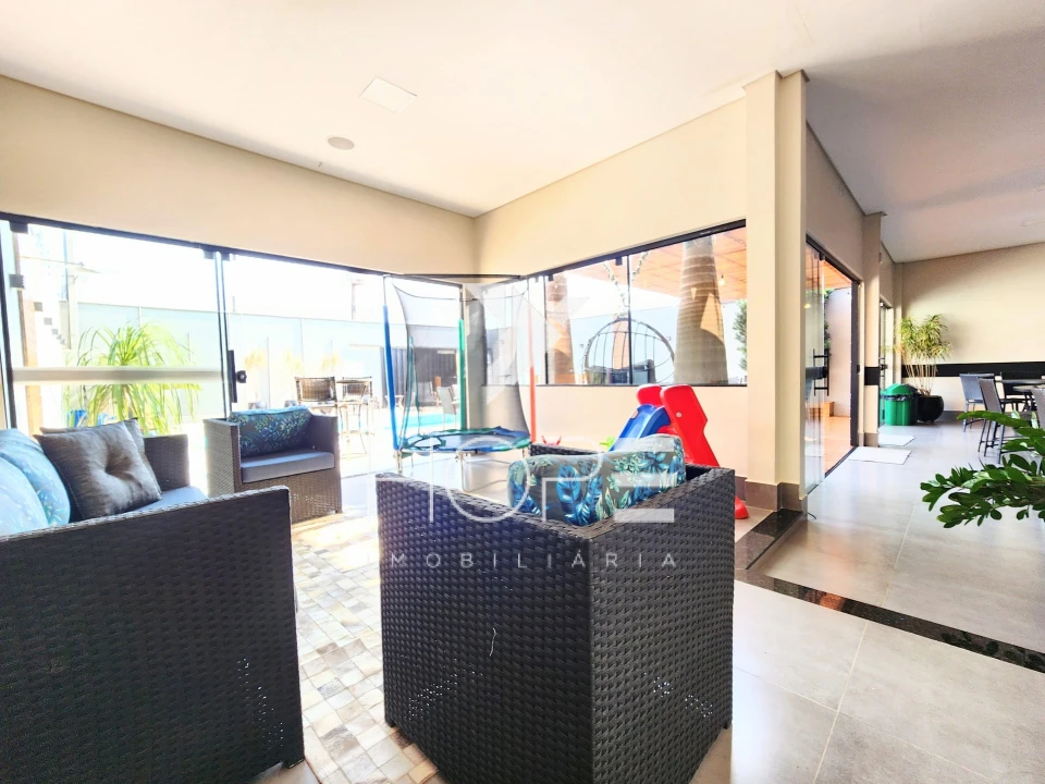 Imagens do imóveis Imóvel Comercial de Alto Padrão com Piscina e Espaço Gourmet à Venda em Cambé – Jardim do Café