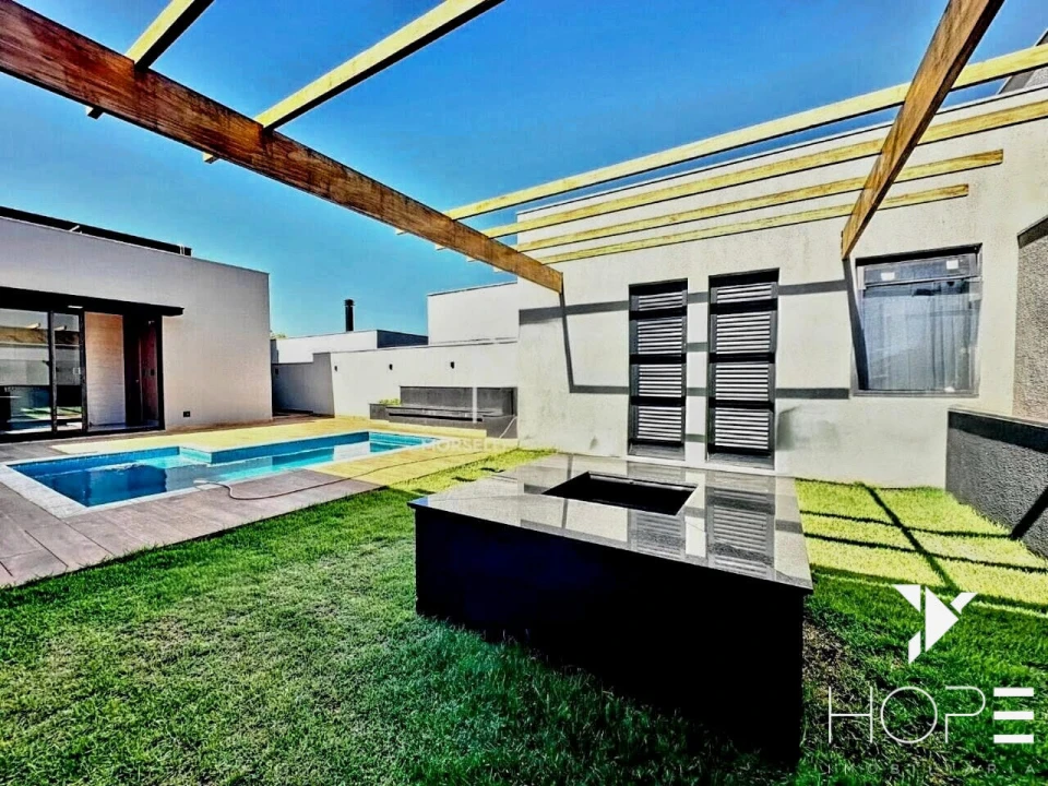 Casa com 300 m² para venda no condominio Sun Lake