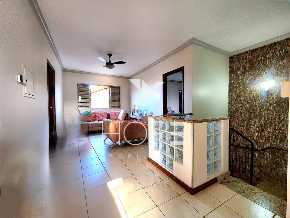 Sobrado à Venda 5 Quartos – Bairro Coliseu – Zona Norte Londrina PR