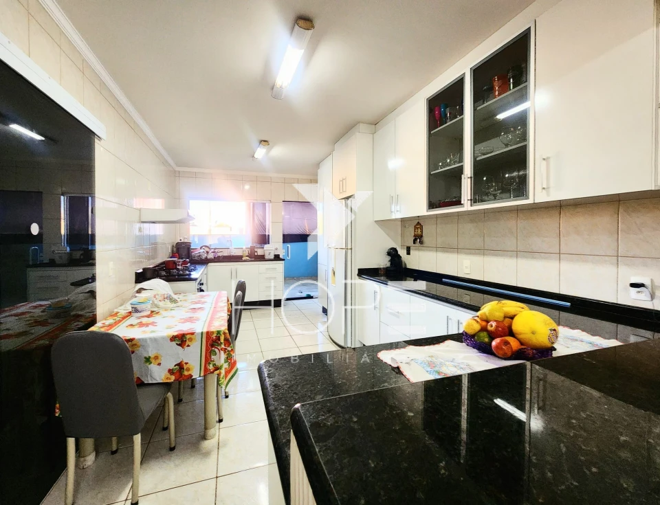 Imagens do imóveis Sobrado Residencial e Comercial à Venda – 300 m² – Terreno 568 m² – Vila Balarotti – Londrina PR