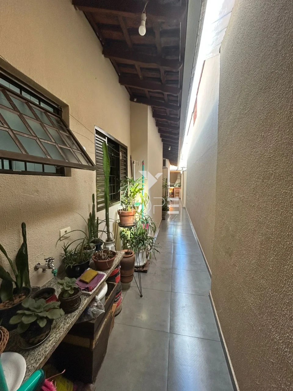 Imagens do imóveis Casa Geminada à venda com 126 m² - 3 quartos - 1 suíte - área gourmet - Zona Norte - Londrina PR