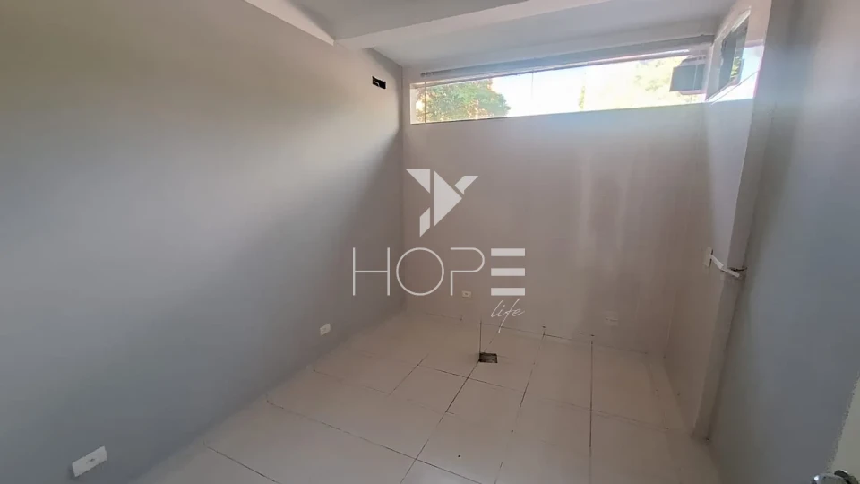 Imagens do imóveis Casa comercial para locação com 350m² - 6 salas - 5 vagas - próximo ao Hospital Evangélico - Lago Parque - Londrina PR
