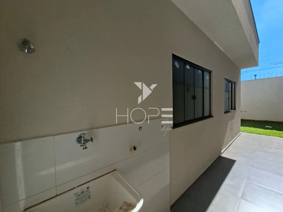Casa geminada à venda com 73m² - 2 quartos - 1 banheiro - 1 Vaga - Jardim Padovani - Londrina PR