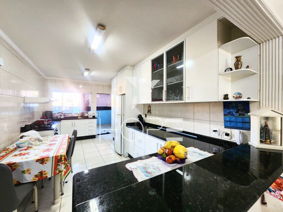 Imagens do imóveis Sobrado Residencial e Comercial à Venda – 300 m² – Terreno 568 m² – Vila Balarotti – Londrina PR