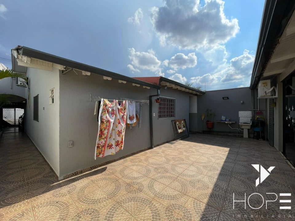 Imagens do imóveis Casa à venda – 3 Quartos – Jardim Lago Norte – Londrina – Paraná