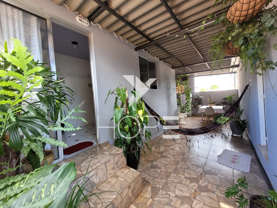 Imagens do imóveis Sobrado com 2 quartos e edícula à venda no Jardim Silvino – Cambé/PR