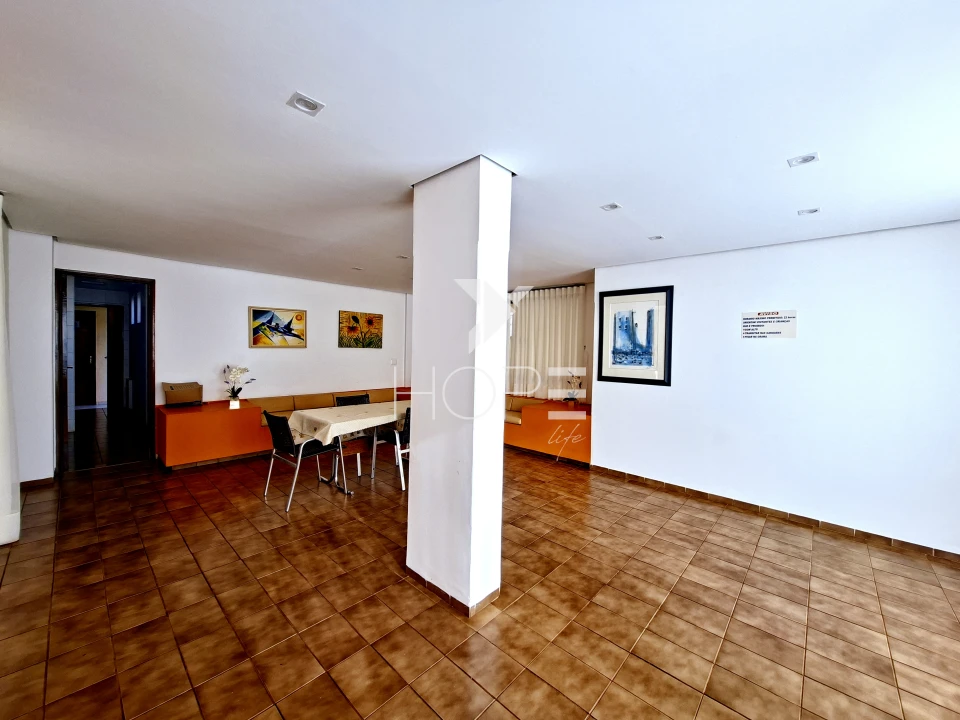 Imagens do imóveis Edifício Portal dos Jardins - apartamento à venda  77 m² - 3 quartos - 1 suíte - sol da manhã - próximo à Av. Tiradentes - Londrina PR