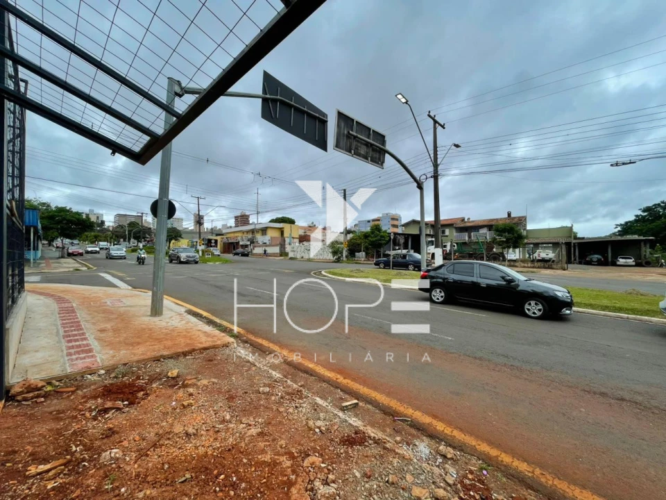 Imagens do imóveis Loja Comercial de Esquina para Locação – Av. JK (Centro) – 345 m² –  Zoneamento ZC-2 – Alto Fluxo e Visibilidade